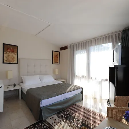 巴巴罗萨俱乐部酒店 酒店 卡斯