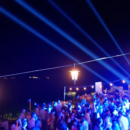 巴巴罗萨俱乐部酒店 酒店