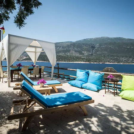 巴巴罗萨俱乐部酒店